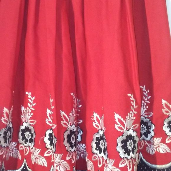 Bavarian Red Dress Rose Dirndl Medium Oktoberfest embroidered - Picture 6 of 6